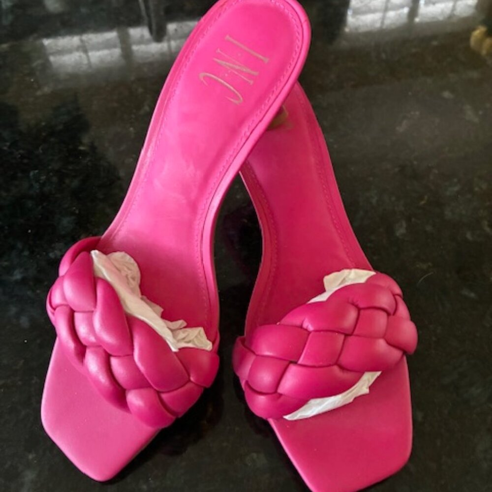 Women's Kitten Heel Sandals - NEW; No Box 6.5M